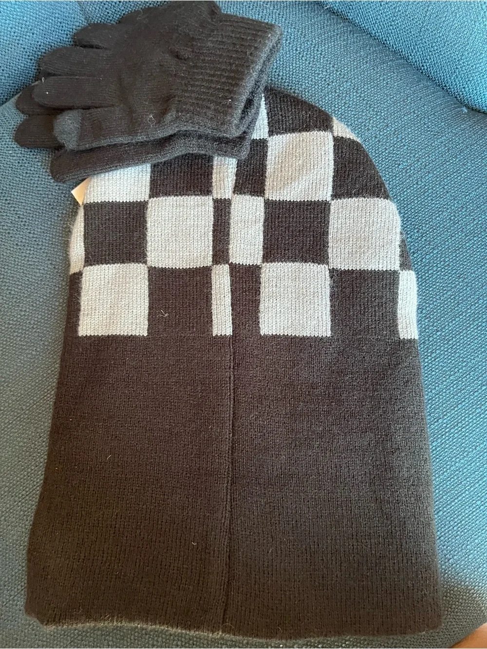 Batman Black, Gray & Yellow Checker Knit Beanie with Black Gloves